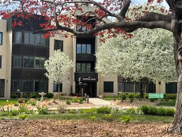 111 Imperial Drive W #106, Saint Paul, MN 55118