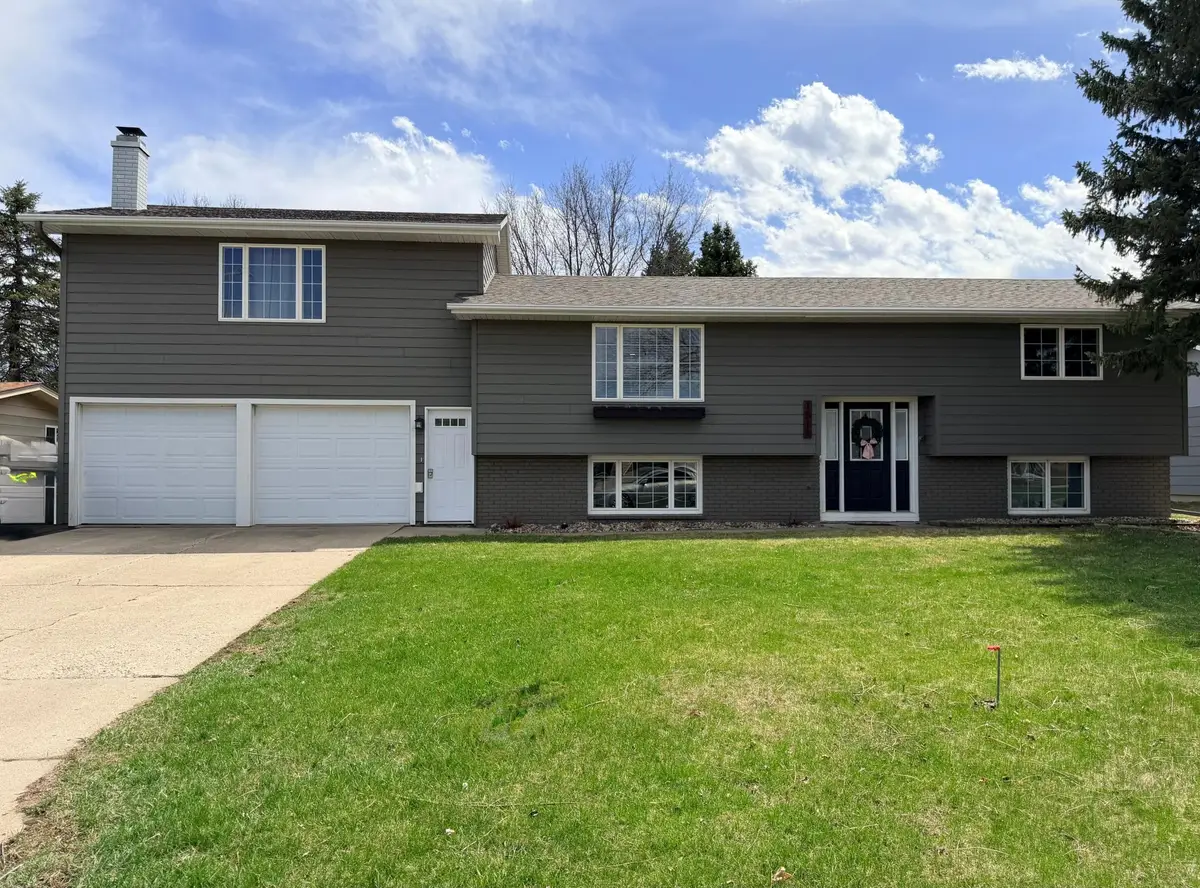 1511 Eckerson Drive, Worthington, MN 56187 - #1