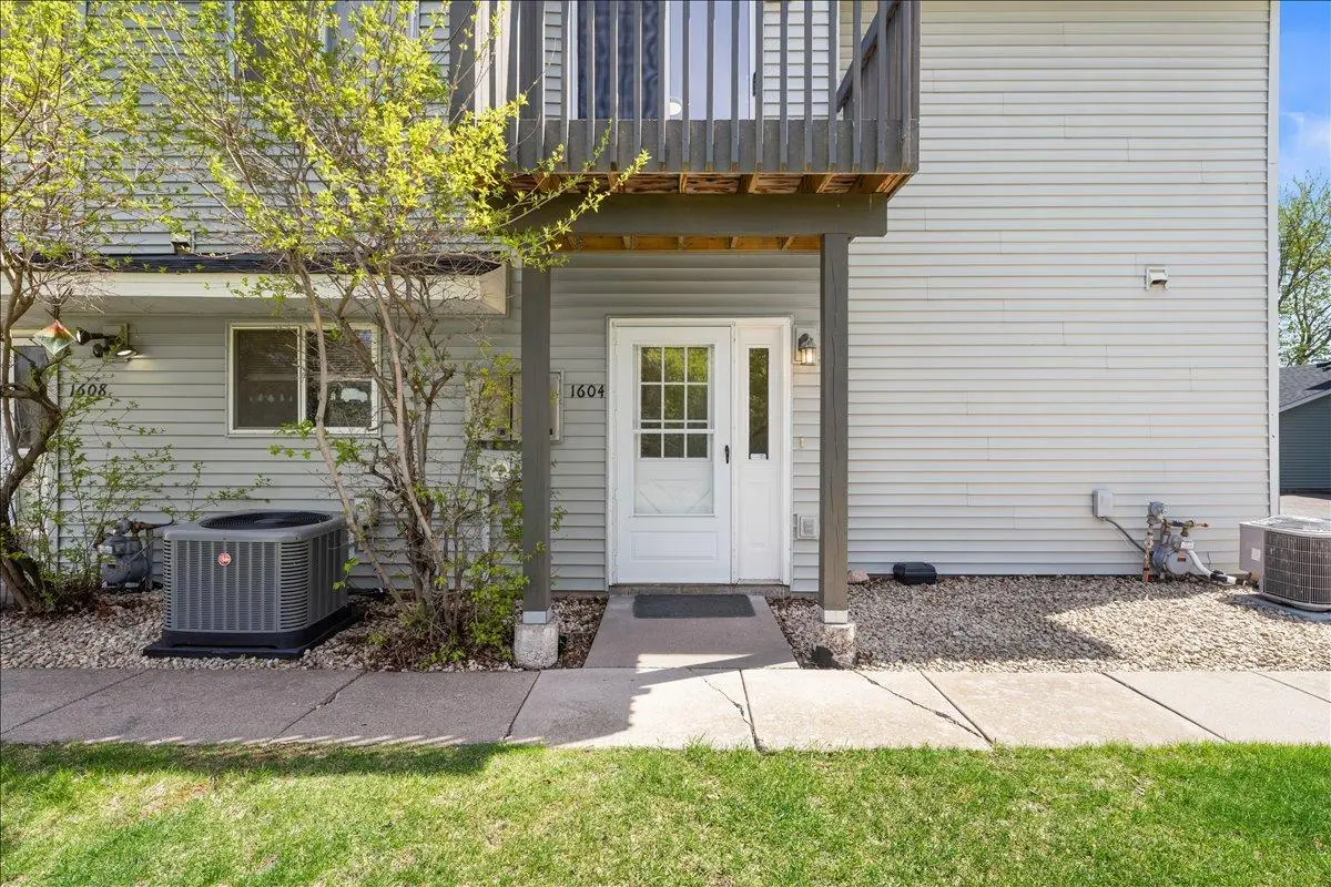 1604 Helmo Avenue N, Oakdale, MN 55128 - #1