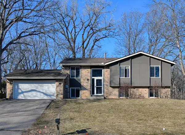 12102 Red Oak Court S, Burnsville, MN 55337