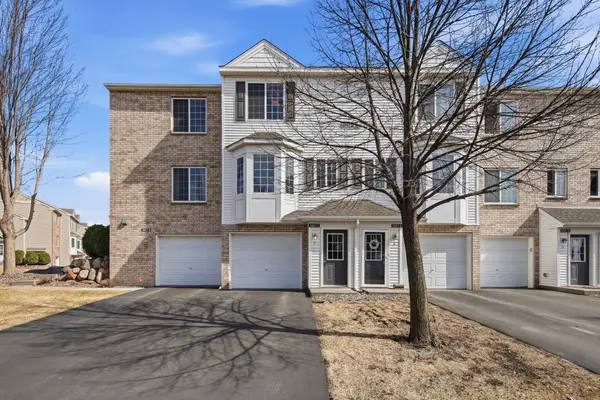 5027 Evergreen Drive N #7, Hugo, MN 55038