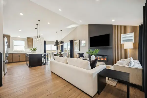 8863 63rd Street S, Cottage Grove, MN 55016