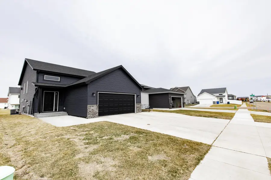 1132 46th Avenue S, Moorhead, MN 56560 - #3