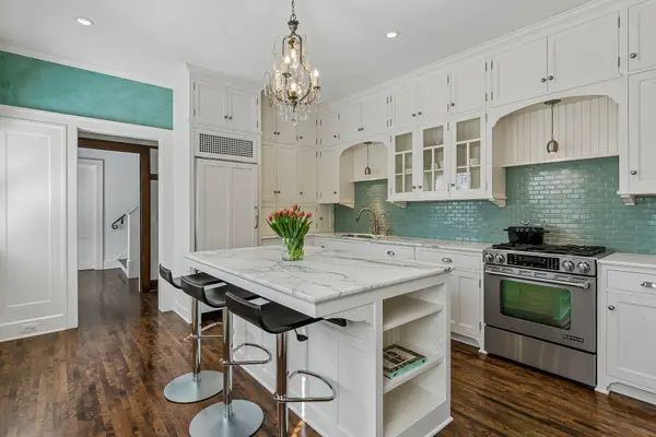 2310 Humboldt Avenue S, Minneapolis, MN 55405