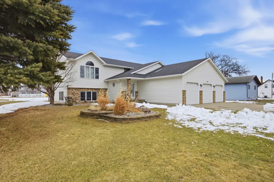 311 13th Avenue N, Casselton, ND 58012 - #2