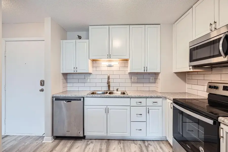 66 9th Street E #1305, Saint Paul, MN 55101 - #3