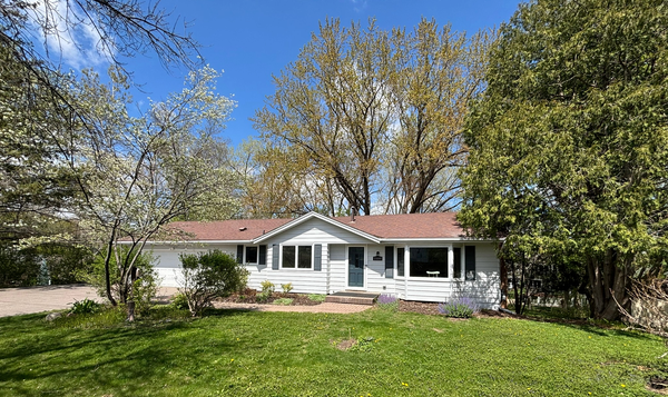 15800 Valley View Road, Eden Prairie, MN 55344