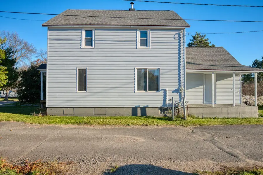 101 E Minnesota Avenue, Gilbert, MN 55741 - #3