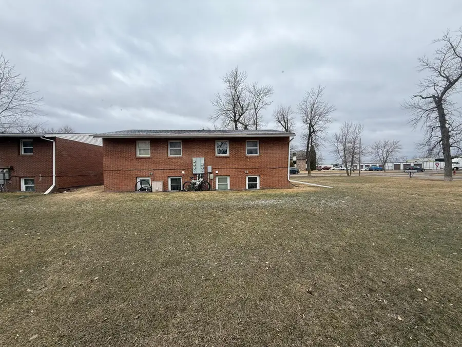 418 2nd Ave Sw, Hillsboro, ND 58045 - #2