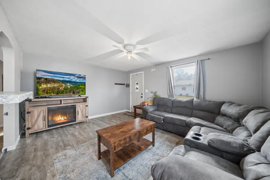 205 E 11th Street, Fairmont, MN 56031 - #2