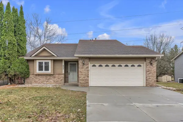 832 Aspen Circle, Saint Paul, MN 55109