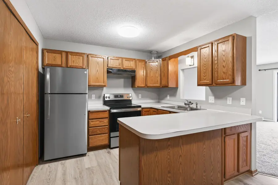 927 Pond View Court, Vadnais Heights, MN 55127 - #3