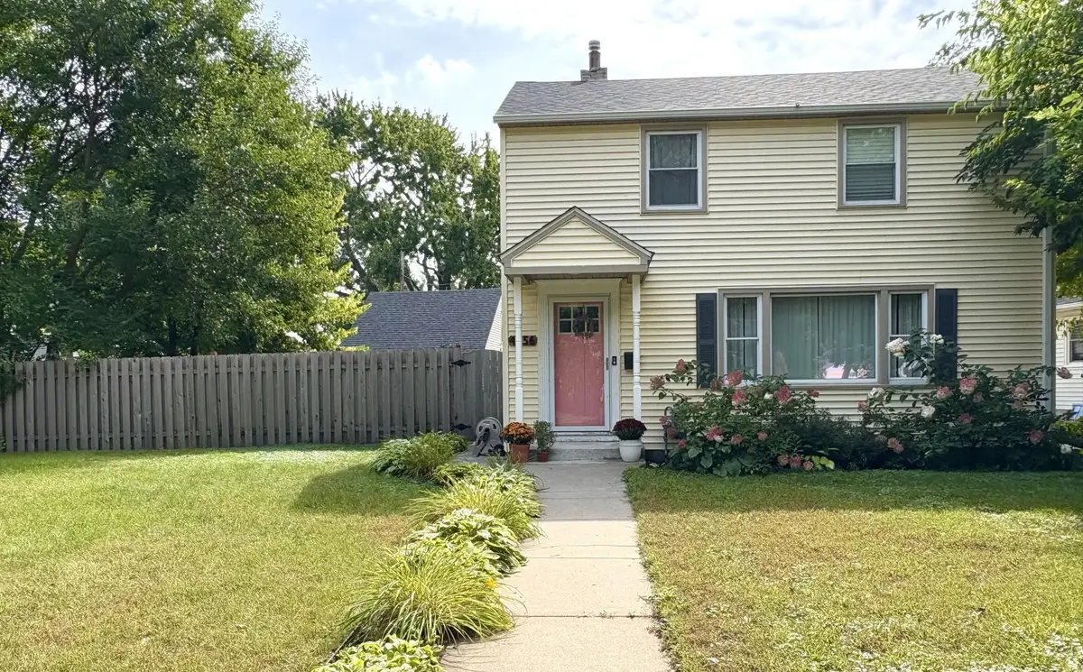 4556 Zenith Avenue N, Minneapolis, MN 55422 - #1