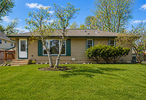 761 Bartelmy Lane N, Saint Paul, MN 55119