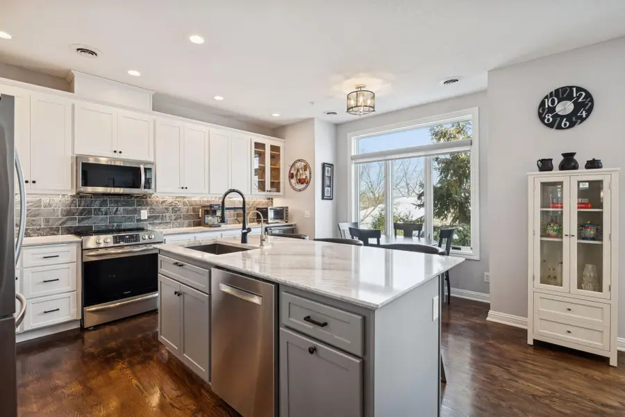 337 Willoughby Way W, Hopkins, MN 55305 - #2