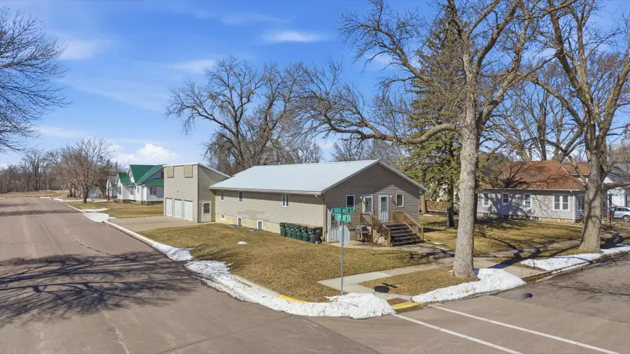 226 3rd Avenue S, Brownton, MN 55312 - #3