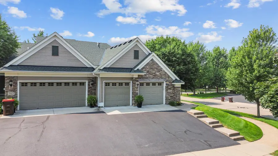 7021 Waterstone Lane, Woodbury, MN 55125 - #3