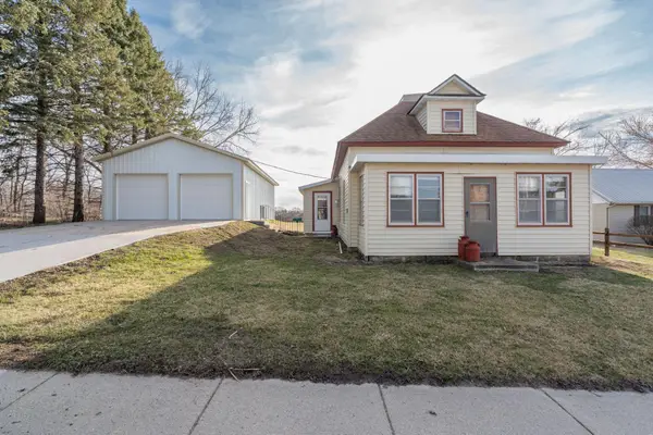 397 S Kilkenny Road, Kilkenny, MN 56052