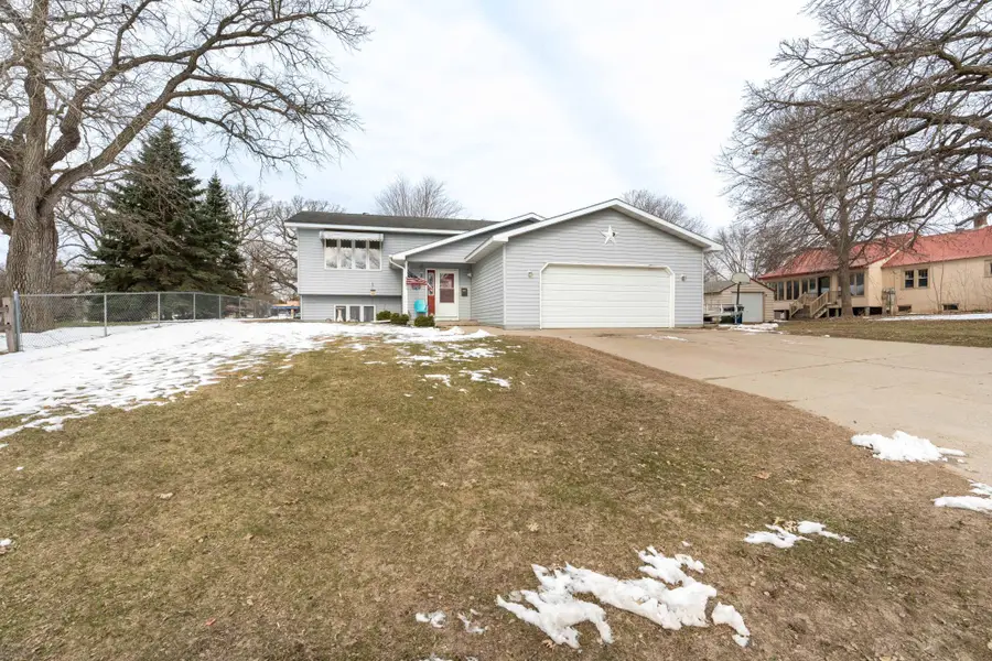 517 Springen Avenue, Fergus Falls, MN 56537 - #2