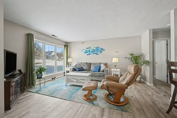 6165 Chasewood Parkway #1, Hopkins, MN 55343