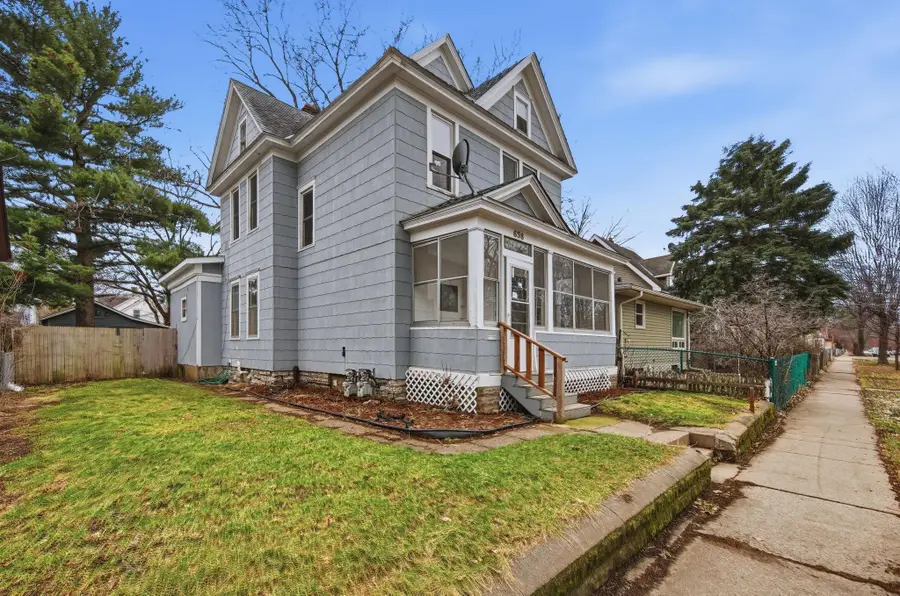 658 Edmund Avenue, Saint Paul, MN 55104 - #3