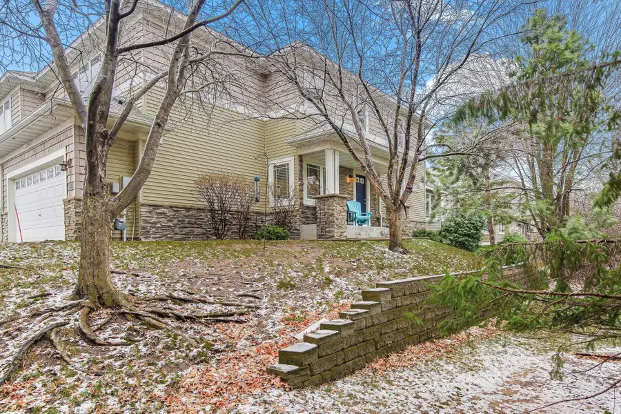 586 Sutherland Drive, Woodbury, MN 55129 - #2