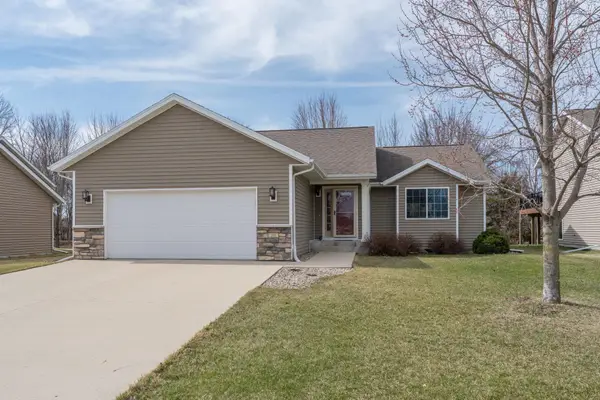 200 Foxfire Drive, Mankato, MN 56001