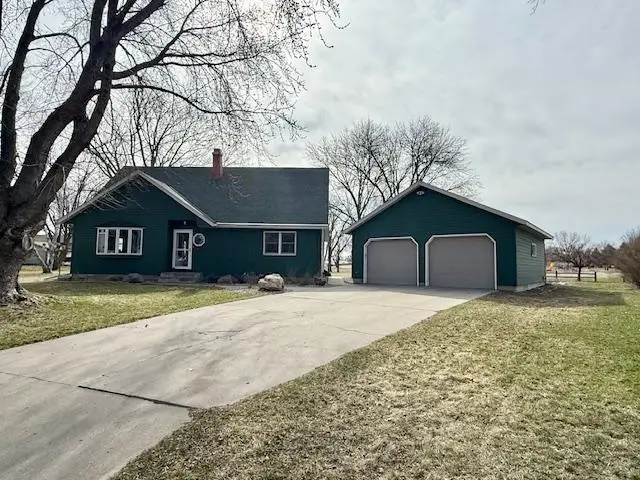 111 Beachwood Lane, Redwood Falls, MN 56283 - #2