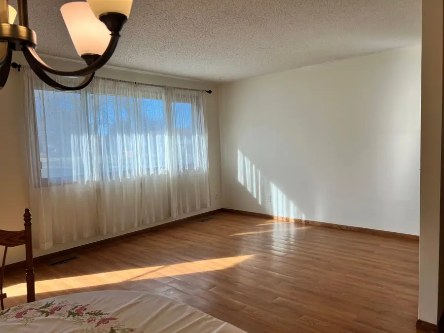 552 Donegal Circle, Saint Paul, MN 55126 - #2