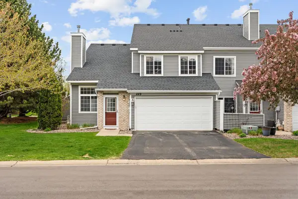 449 Mission Hills Way E, Chanhassen, MN 55317