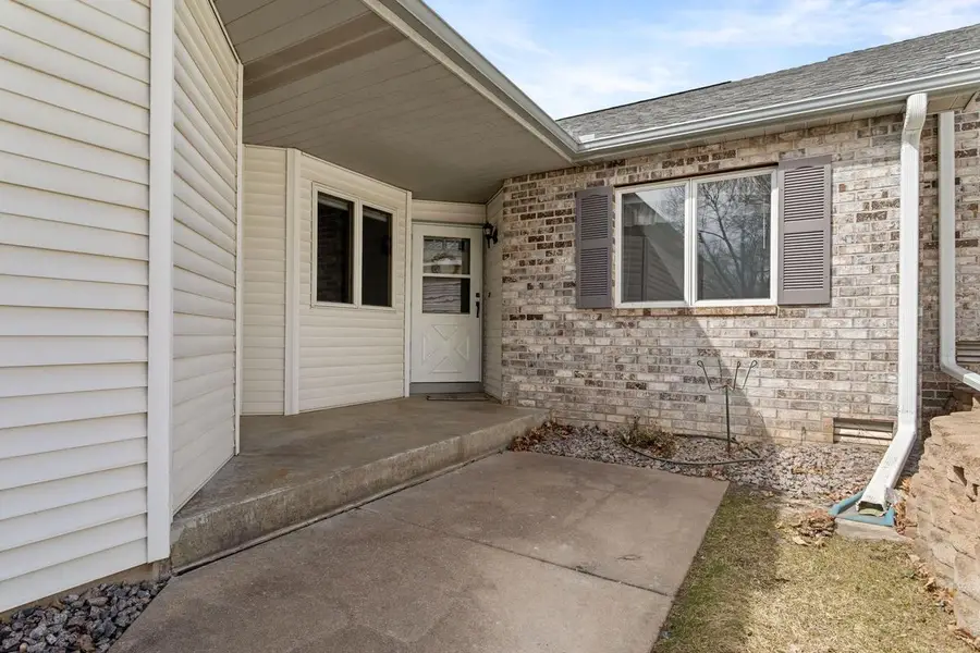 2720 Lake Court Drive #103, New Brighton, MN 55112 - #3