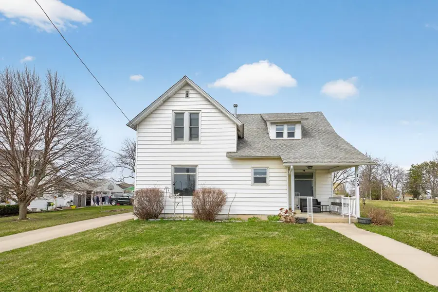 109 4th Street Ne, Stewartville, MN 55976 - #3