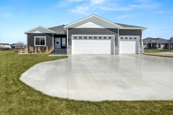 2089 67th Avenue S, Fargo, ND 58104