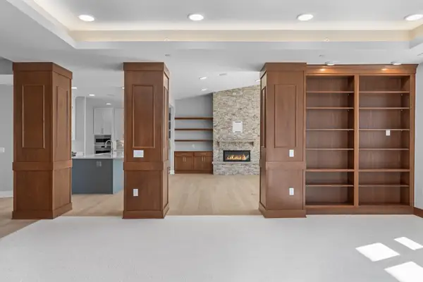 1 Hill Farm Road #306, North Oaks, MN 55127