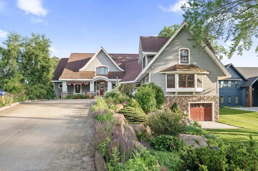 6851 N Shore Trail N, Forest Lake, MN 55025 - #3