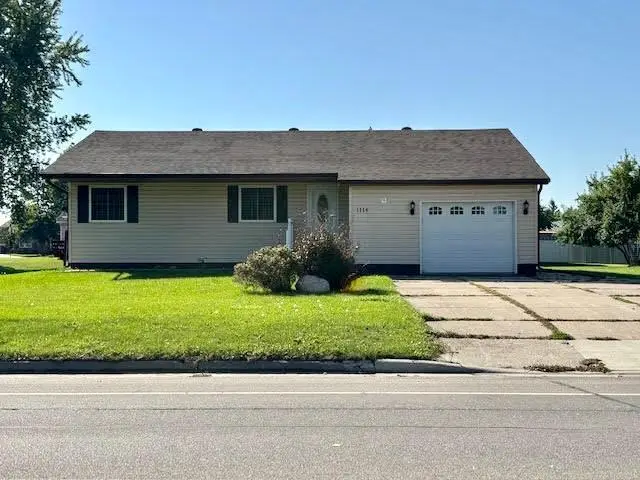 1114 Greenwood Street E, Thief River Falls, MN 56701 - #1
