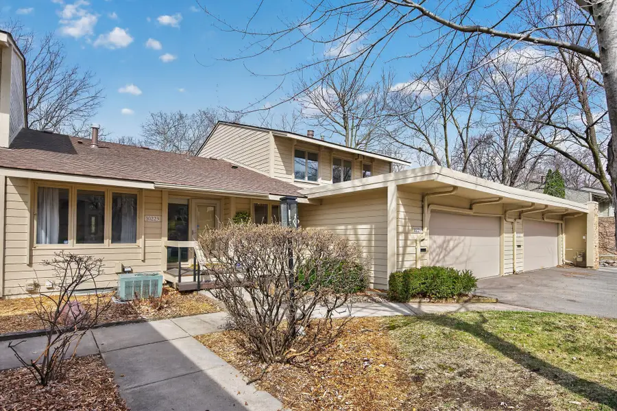 10223 Scarborough Road, Bloomington, MN 55437 - #2