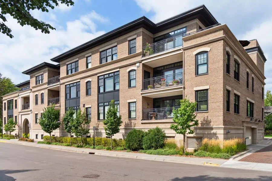 240 Minnetonka Avenue S #203, Wayzata, MN 55391 - #2