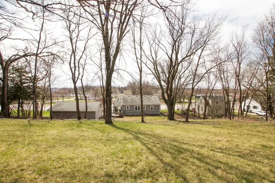 177 4th Avenue Nw, Hutchinson, MN 55350 - #2