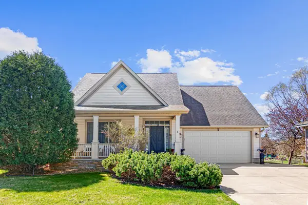 2710 Red Splendor Circle E, Saint Paul, MN 55119