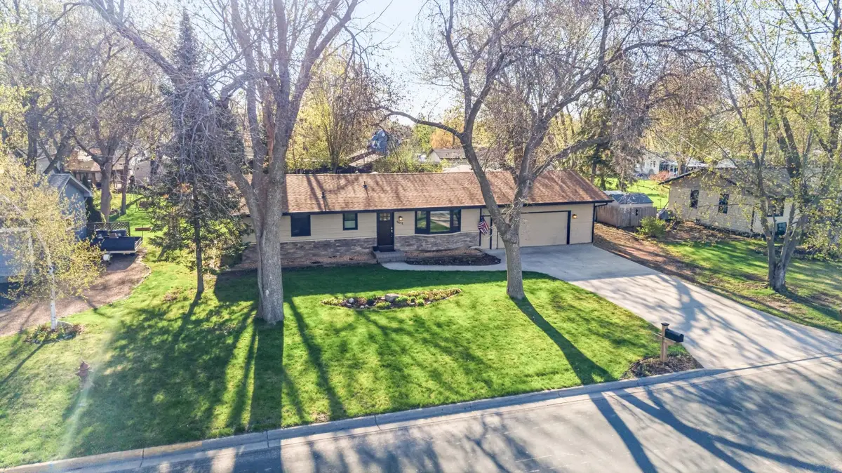 7611 Laredo Drive, Chanhassen, MN 55317 - #1