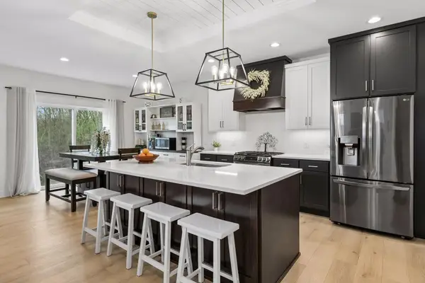 5900 Upper 179th Street W, Lakeville, MN 55044