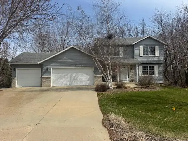 340 Perry Court, Zumbrota, MN 55992