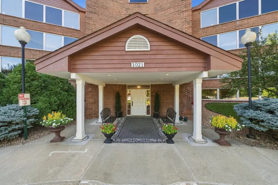 1021 Sibley Memorial Highway #404, Mendota Heights, MN 55118 - #2