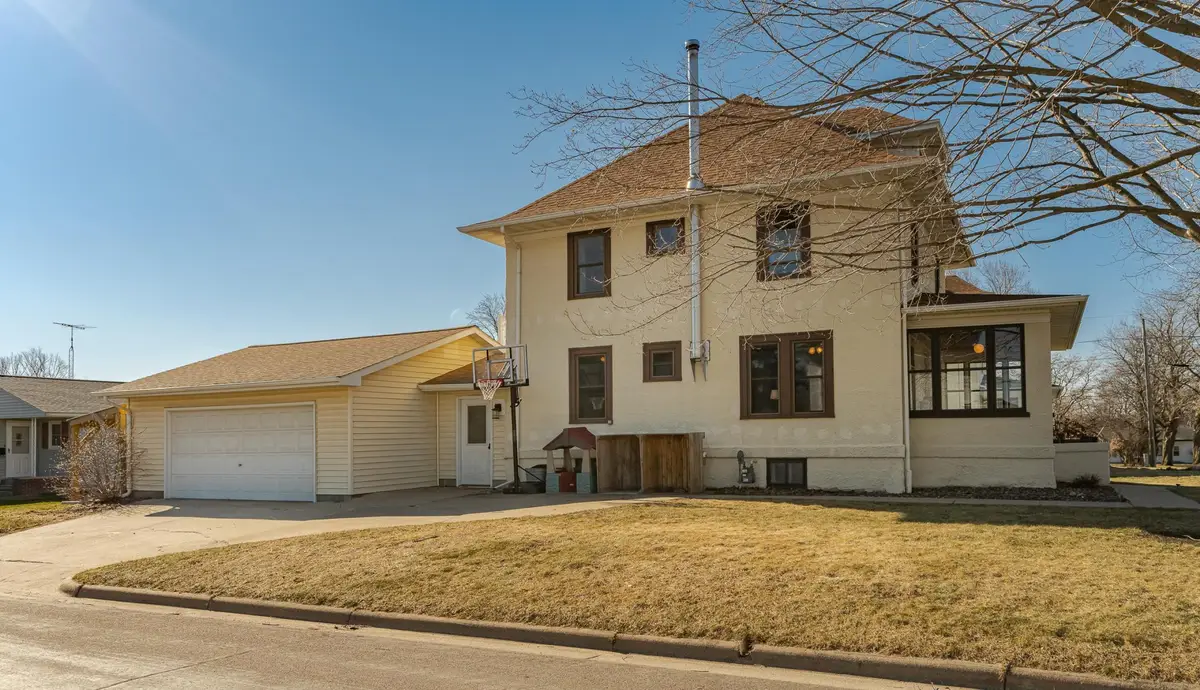 115 2nd Street Se, Plainview, MN 55964 - #1