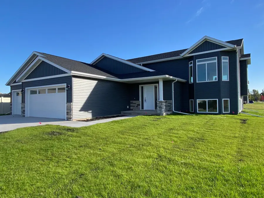 7494 Eagle Pointe Drive S, Fargo, ND 58104 - #2