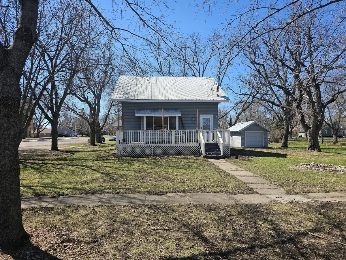 212 S Center Street, Ceylon, MN 56121 - #1