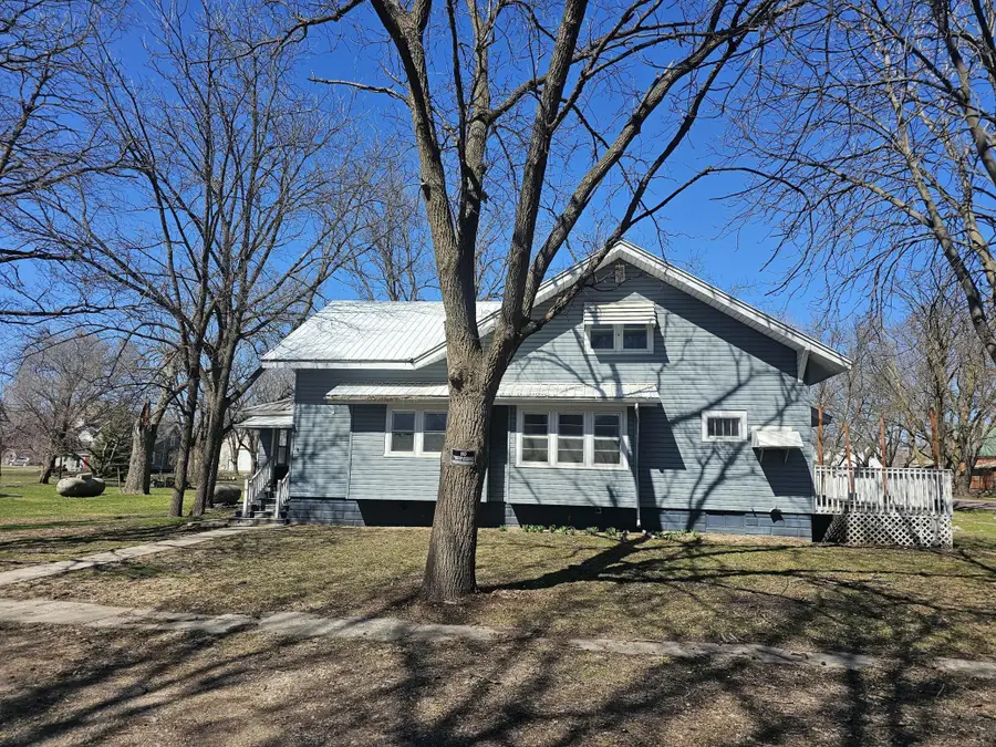 212 S Center Street, Ceylon, MN 56121 - #2