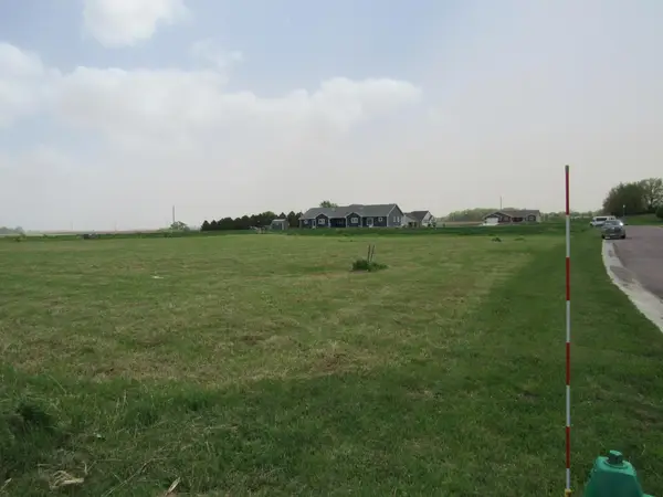 121 Bluestem Drive, Blue Earth, MN 56013