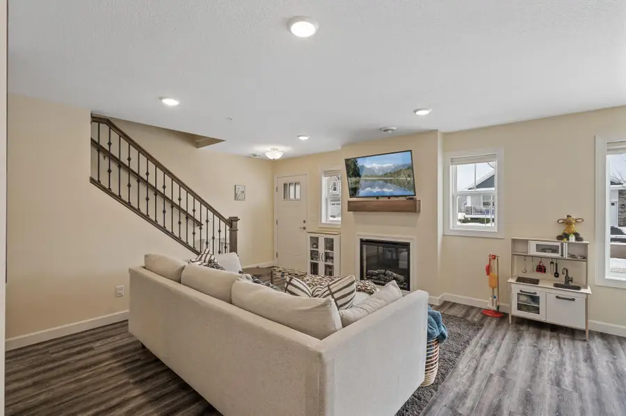 6976 Lancaster Way Ne, Albertville, MN 55301 - #2